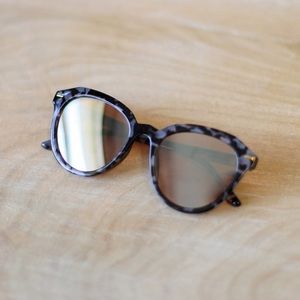 The Royal Standard Panama Sunglasses with Free Glasses Case